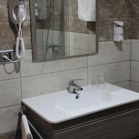 Guest house Mont Royal 2*