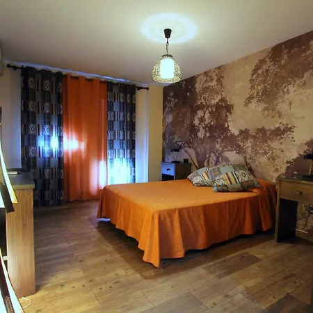 Guest house Mont Royal 2*